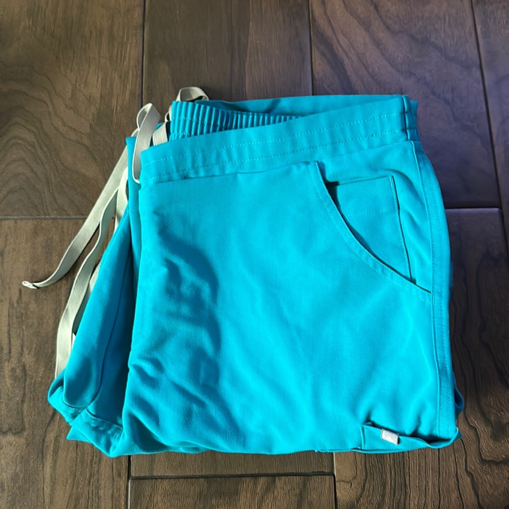 Teal Yola - Tall Skinny Scrub Pants
L - Teal - Tall